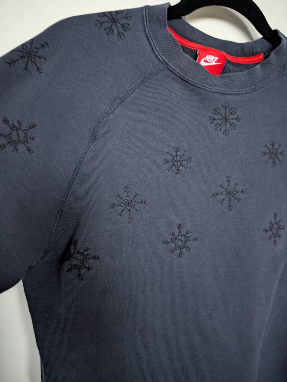 Nike Kyrie Irving Limited Edition Embroidered Snowflake Sweatshirt Men's Size M